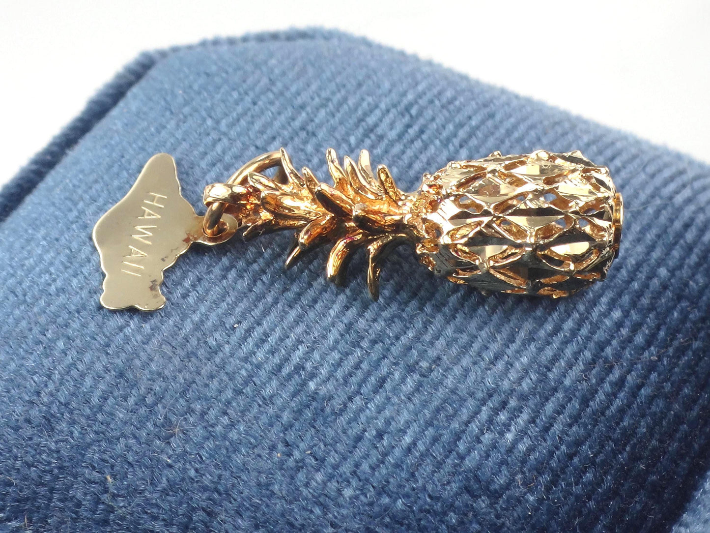 Vintage 14k Yellow Gold Pineapple Pendant: Crea Hawaii Souvenir Charm