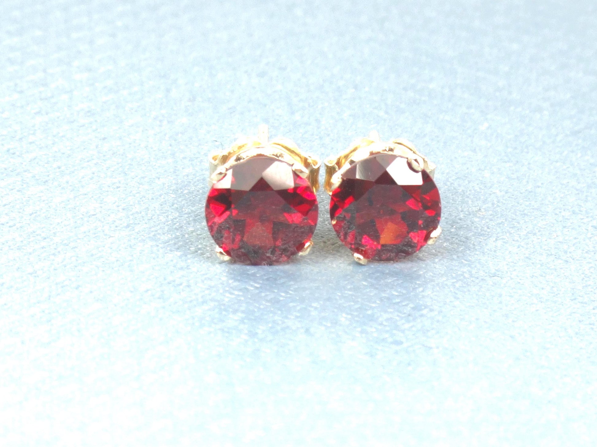 Vintage 14k Gold Garnet Stud Earrings: January Birthstone 6.1 mm
