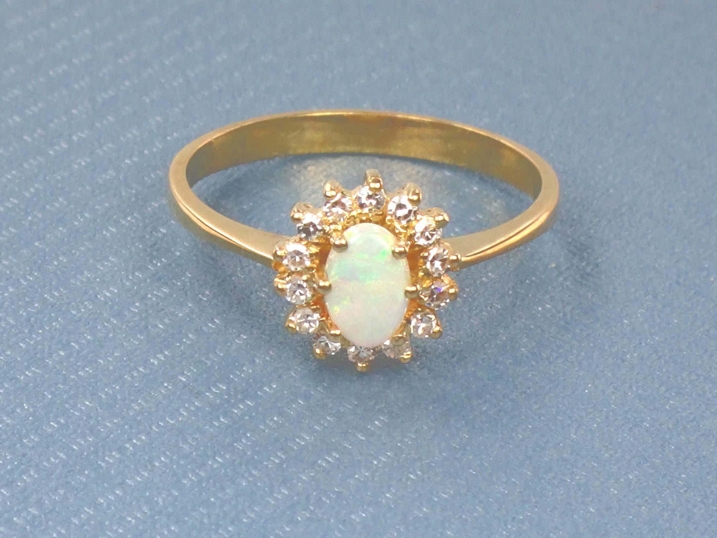 Vintage 19k Yellow Gold Opal Ring with Diamond Halo: Portuguese Hallmarks, Size 7.75