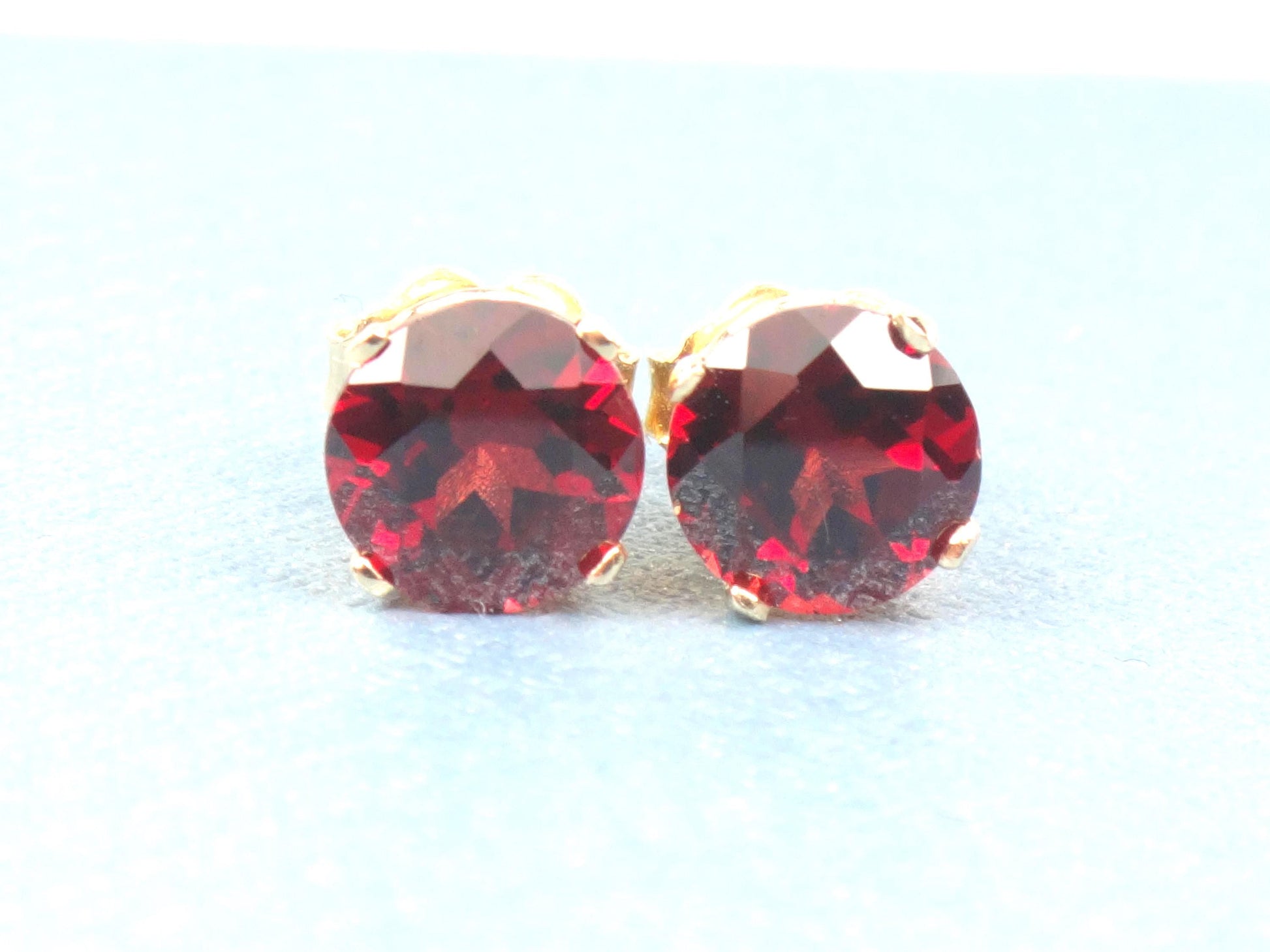 Vintage 14k Gold Garnet Stud Earrings: January Birthstone 6.1 mm