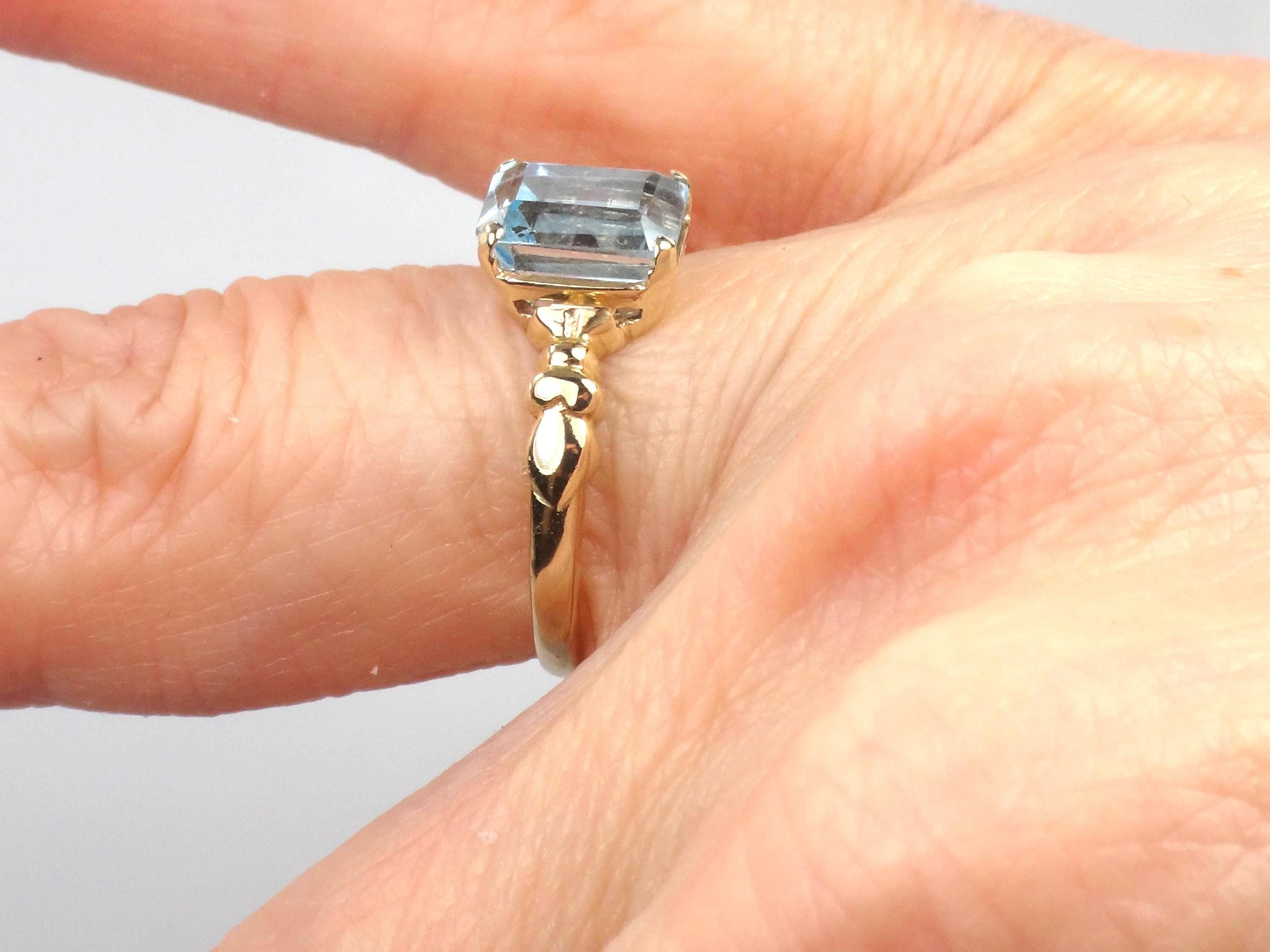 Vintage 14k Yellow Gold Rectangle Cut Sapphire Ring, Size 5.5