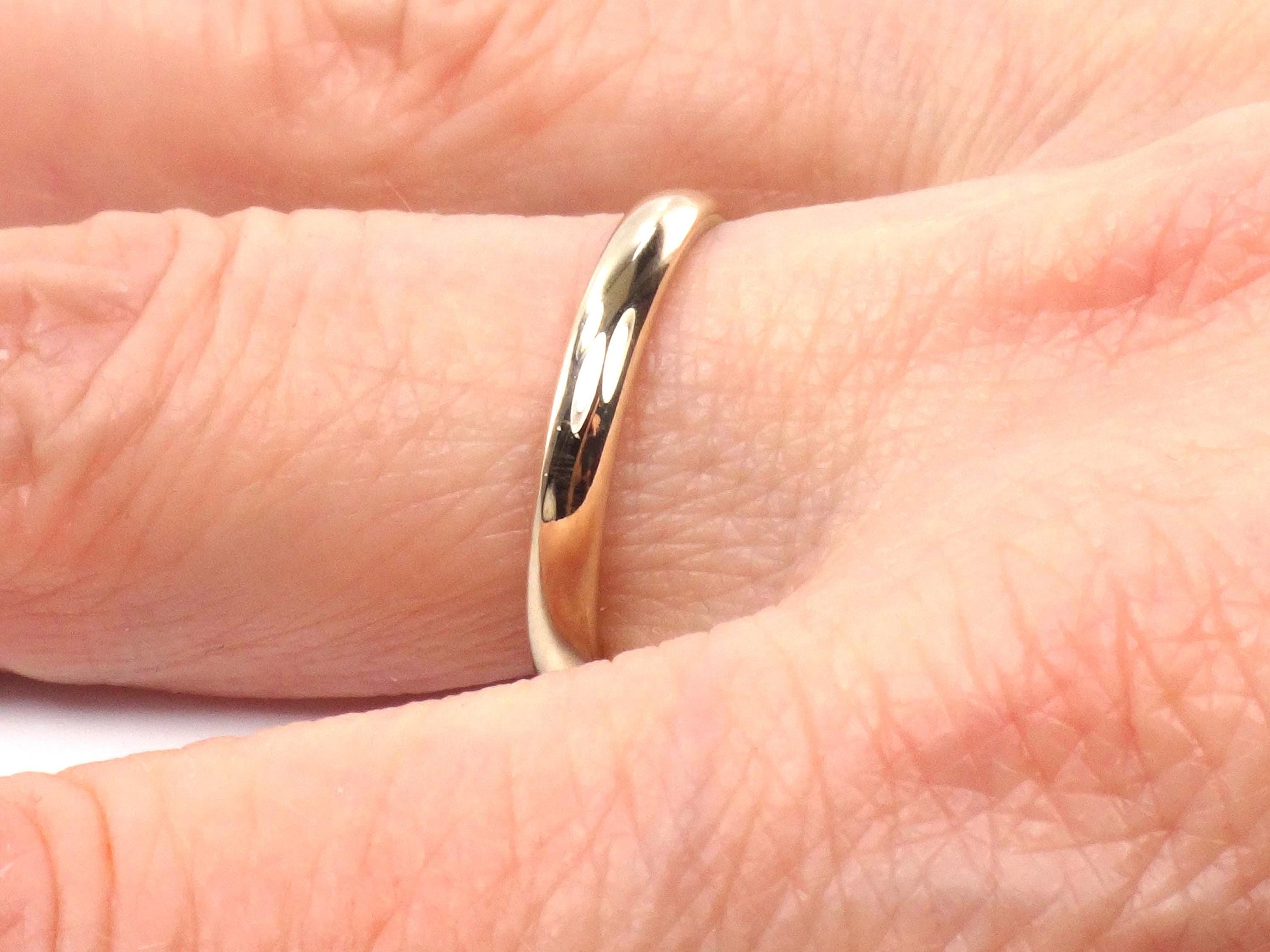 Vintage 14k Yellow Gold Wedding Band, Thin 2.7 MM Stacking Ring, Size 6.75