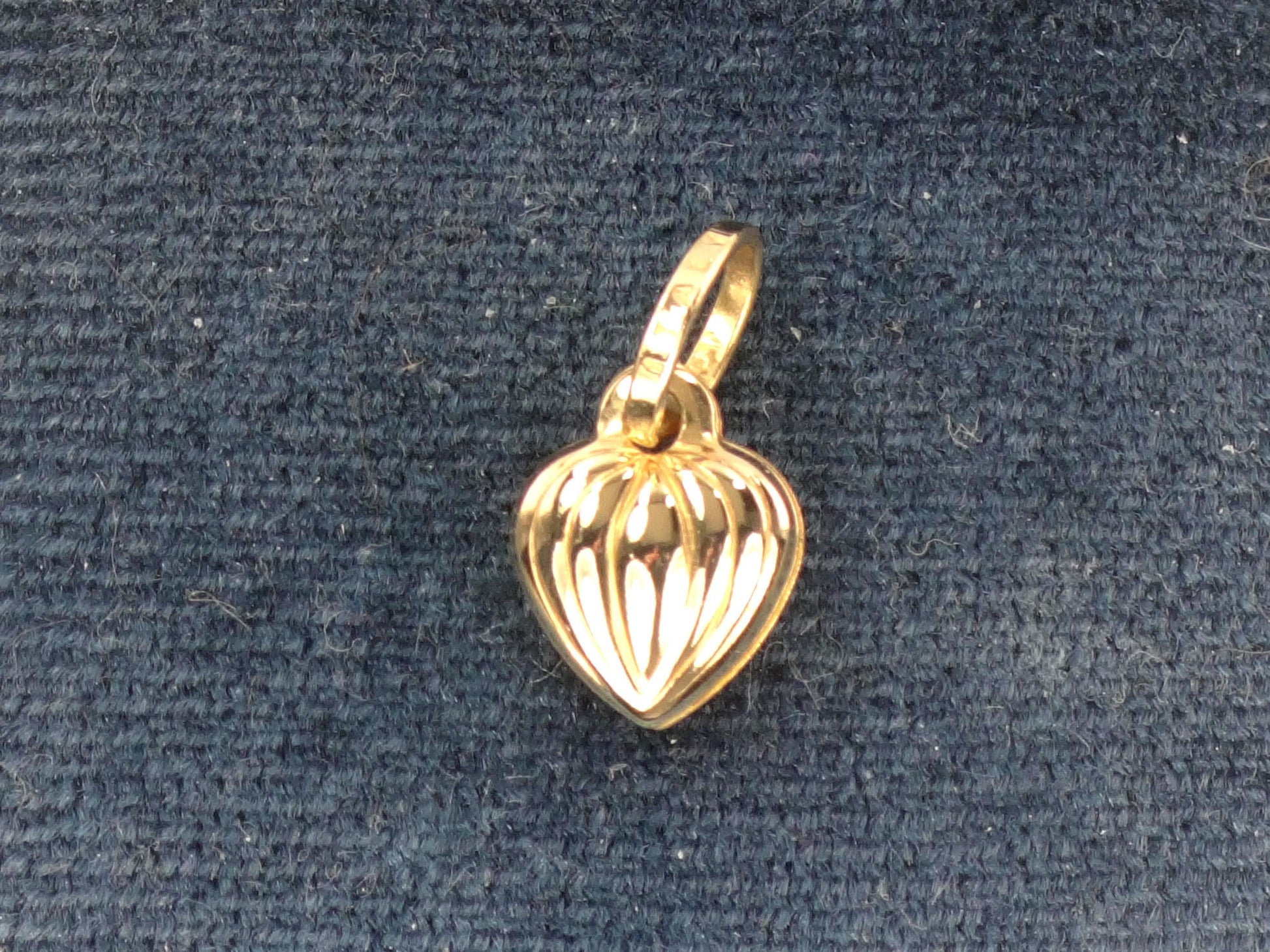 Vintage 14k Small Gold Puffy Heart Pendant or Charm