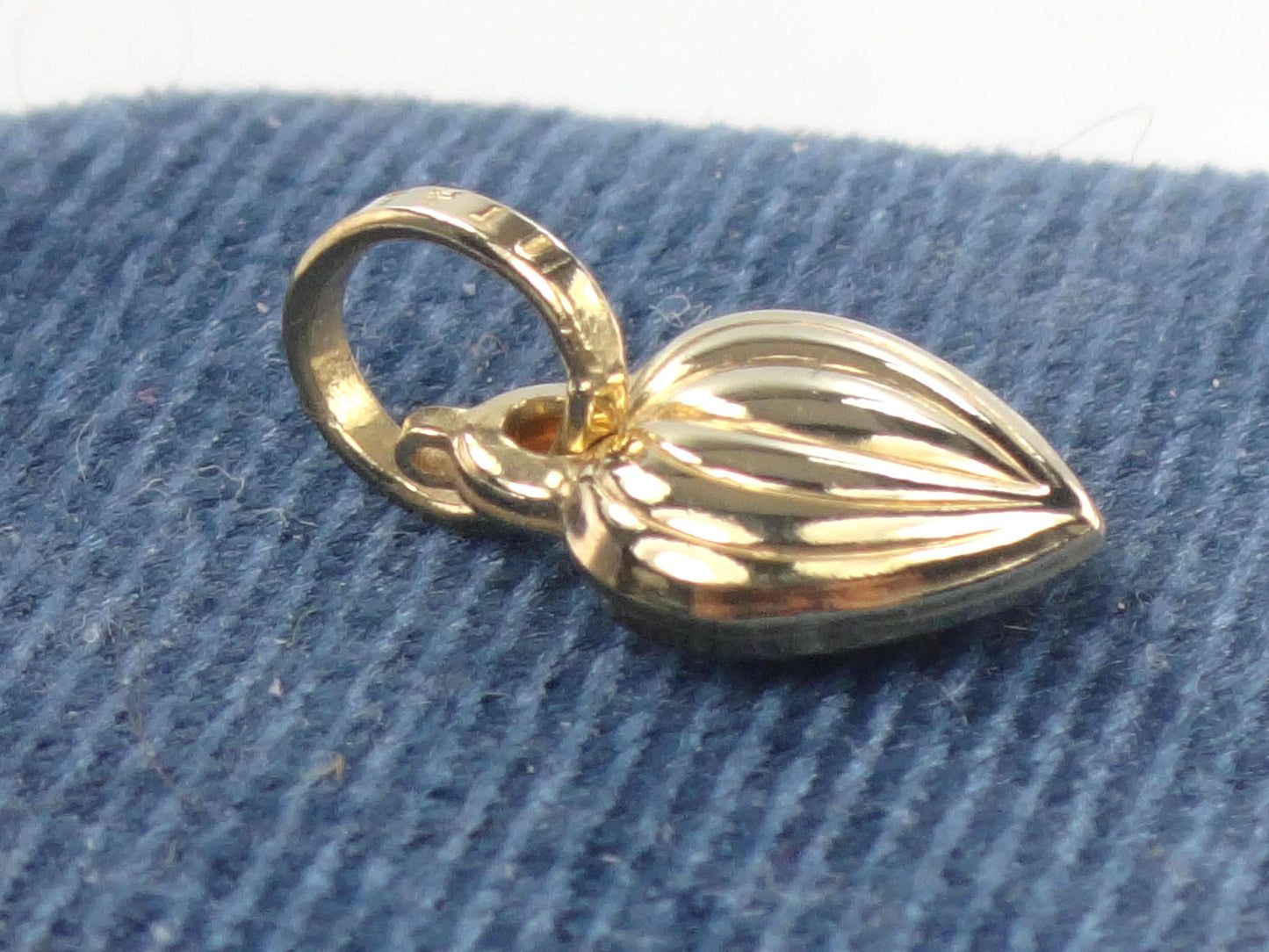 Vintage 14k Small Gold Puffy Heart Pendant or Charm