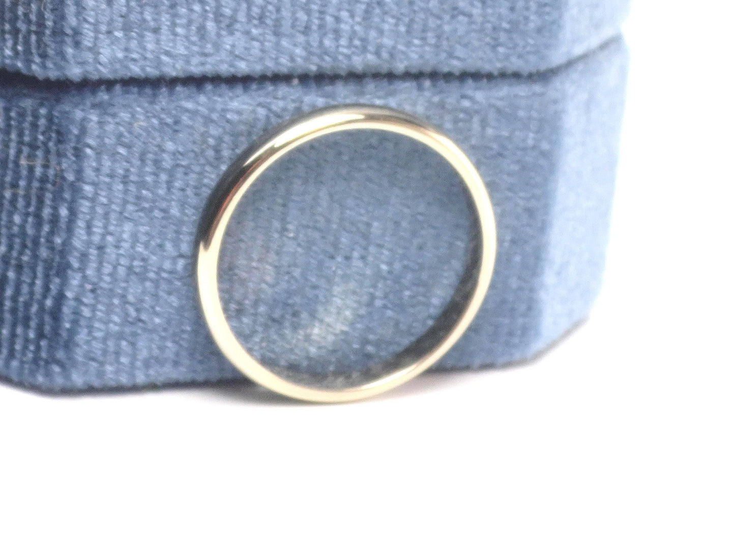 Vintage 14k Yellow Gold Wedding Band, Thin 2.7 MM Stacking Ring, Size 6.75