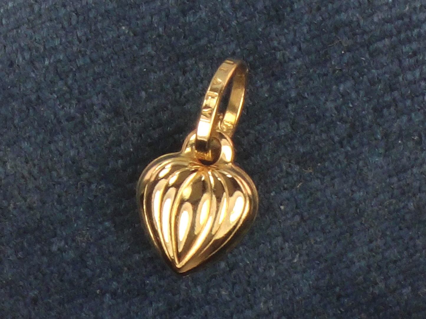 Vintage 14k Small Gold Puffy Heart Pendant or Charm