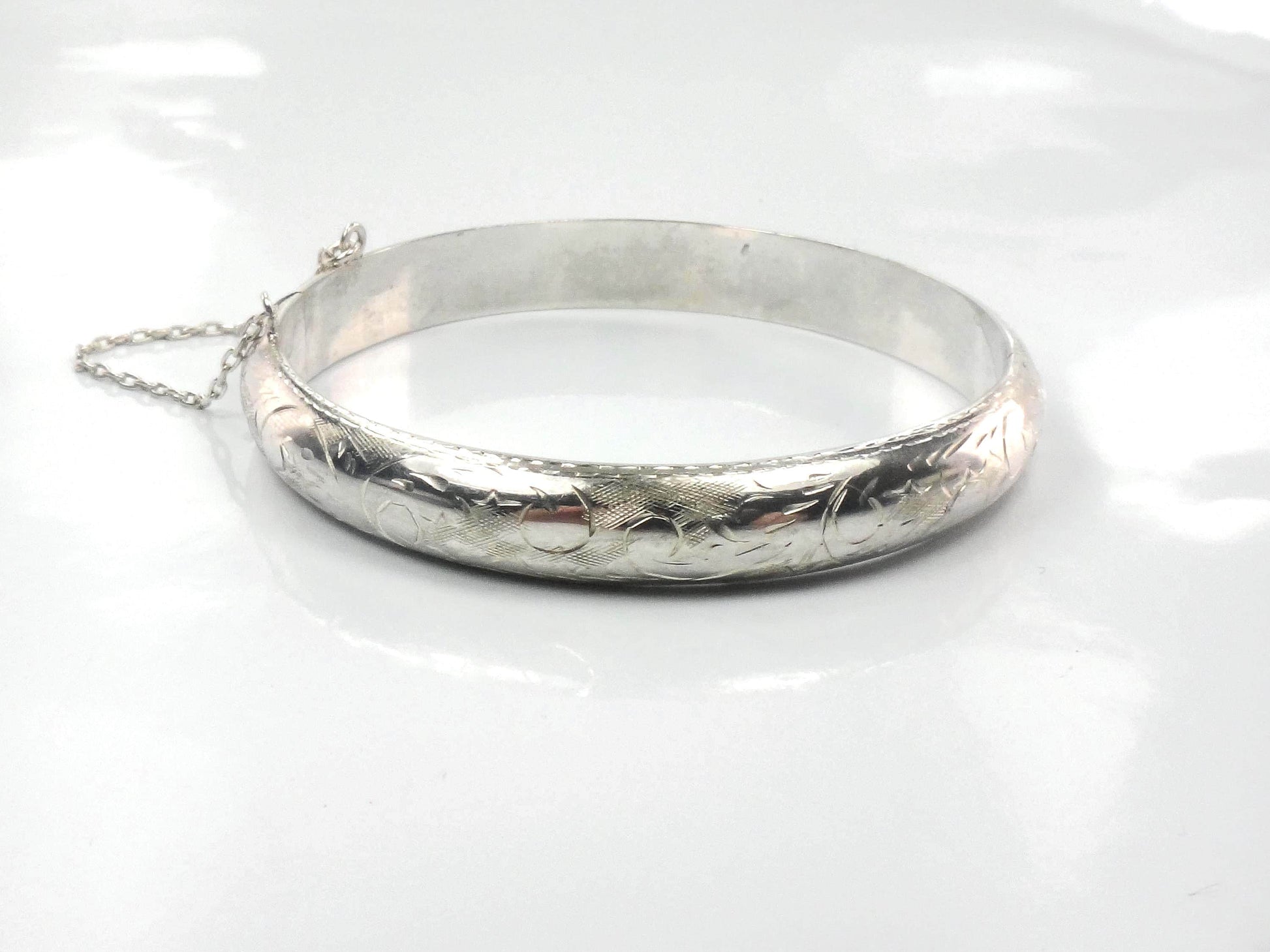 Vintage Sterling Silver Engraved Hinged Bangle Bracelet 6.75"