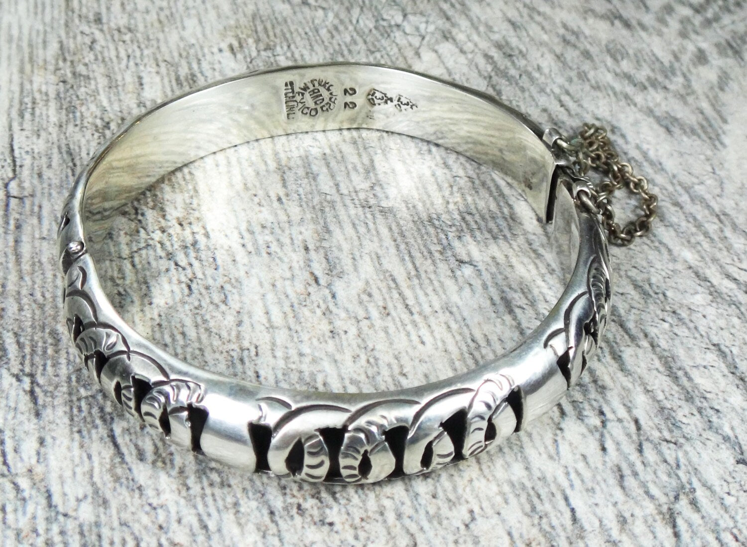 Vintage Sterling Silver Bangle Bracelet with Fancy Shadow Box Design Made in Taxco Mexico 7"