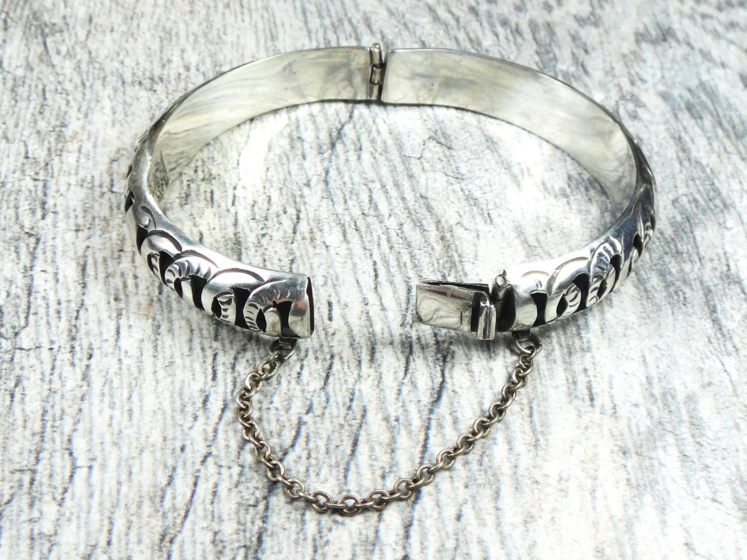 Vintage Sterling Silver Bangle Bracelet with Fancy Shadow Box Design Made in Taxco Mexico 7"