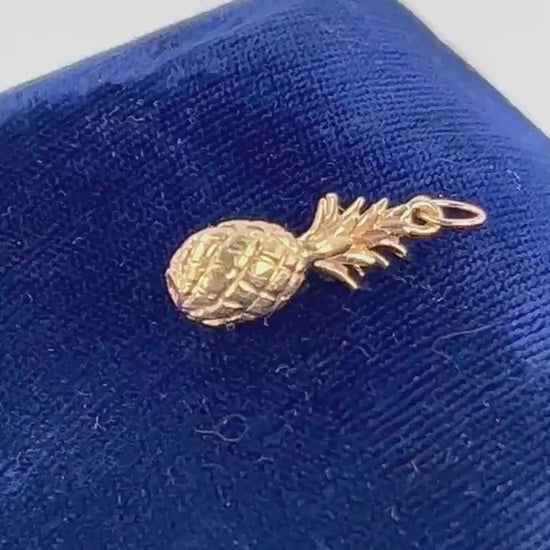 Vintage 14k Yellow Gold Pineapple Charm: Hawaii Souvenir