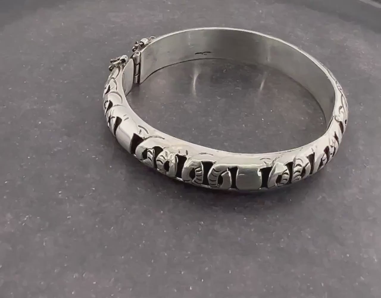Vintage Sterling Silver Bangle Bracelet with Fancy Shadow Box Design Made in Taxco Mexico 7"