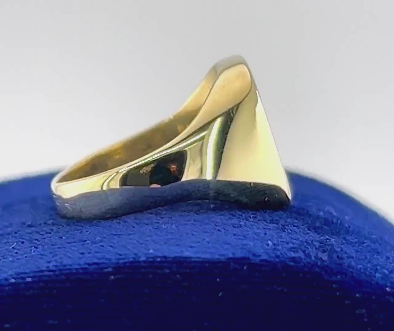 Vintage 14k Yellow Gold Signet Ring TW Engraved Monogram Ring Mens Solid Gold Ring 15.45 grams Size 10