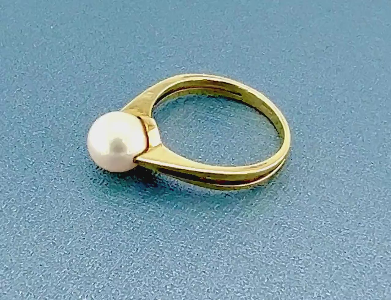 Vintage Solid 14k Yellow Gold White Cultured Pearl Ring, Modern Style June Birthstone Size 5.5