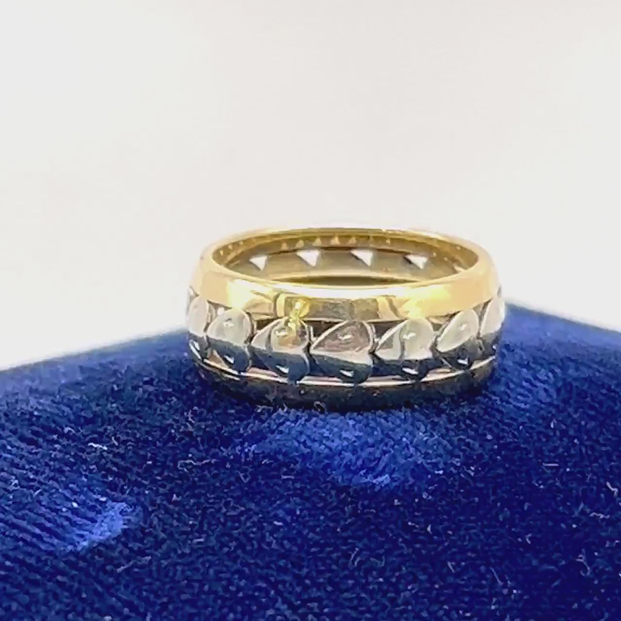 Vintage 14k Gold Hearts Wedding Band - 7.7 MM Wide Two Tone Heart Ring - Size 6.25