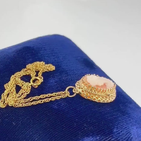 Vintage 14k Yellow Gold Cameo Locket Pendant Necklace - Oval Picture Locket - 15"