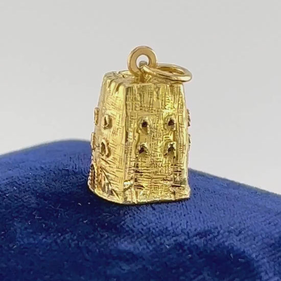 Vintage 18k Yellow Gold Castle Tower Charm, 3D Italy Travel Pendant